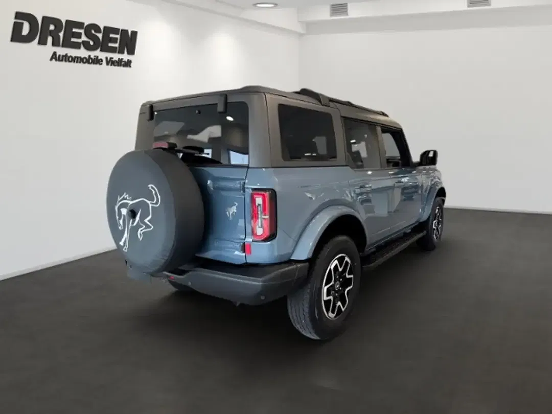 Ford Bronco - Thumbnail 2