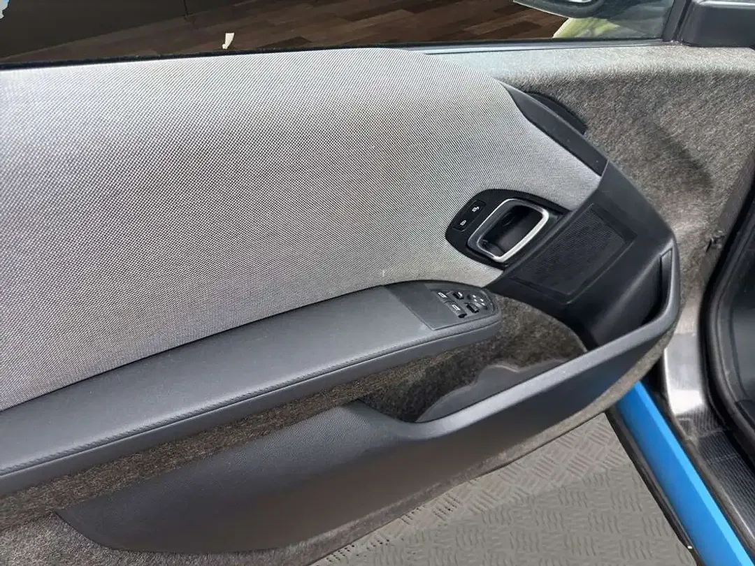 BMW i3 - Thumbnail 10