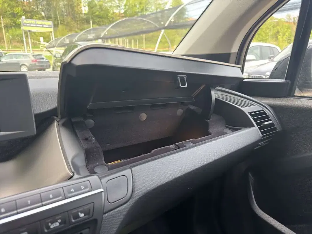 BMW i3 - Thumbnail 21