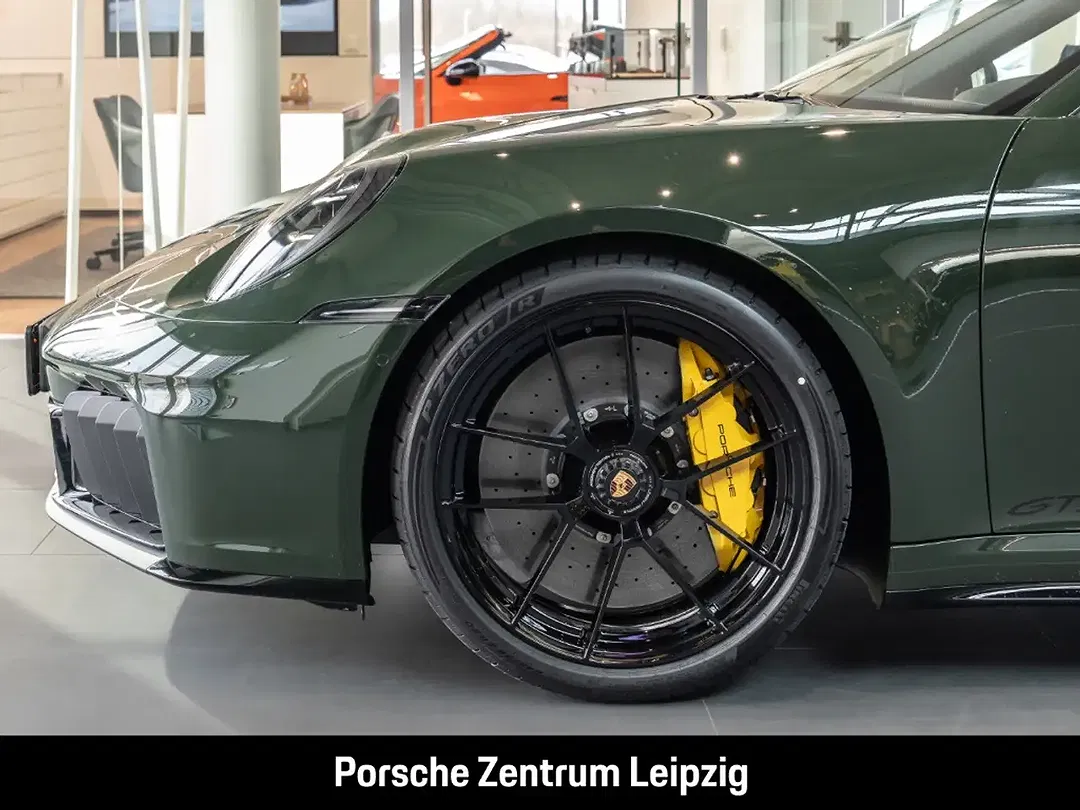 Porsche 992 - Thumbnail 11
