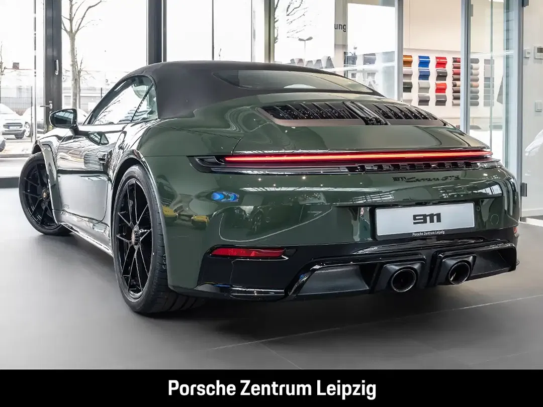 Porsche 992 - Thumbnail 3
