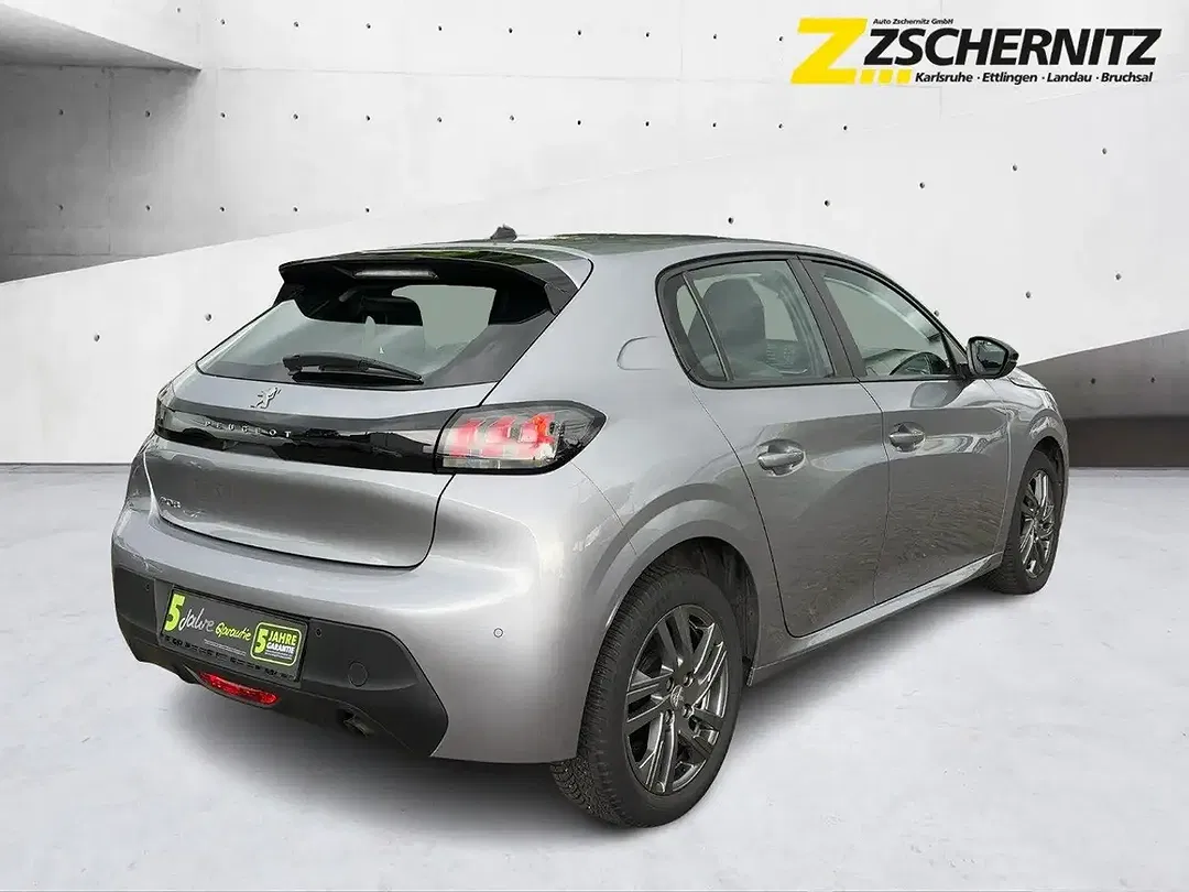 Peugeot 208 - Thumbnail 3