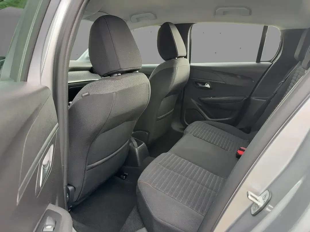 Peugeot 208 - Thumbnail 7