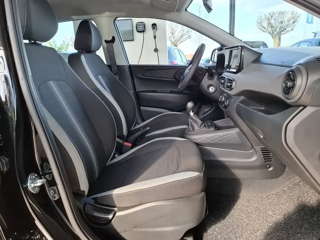 Hyundai i10 - Thumbnail 11