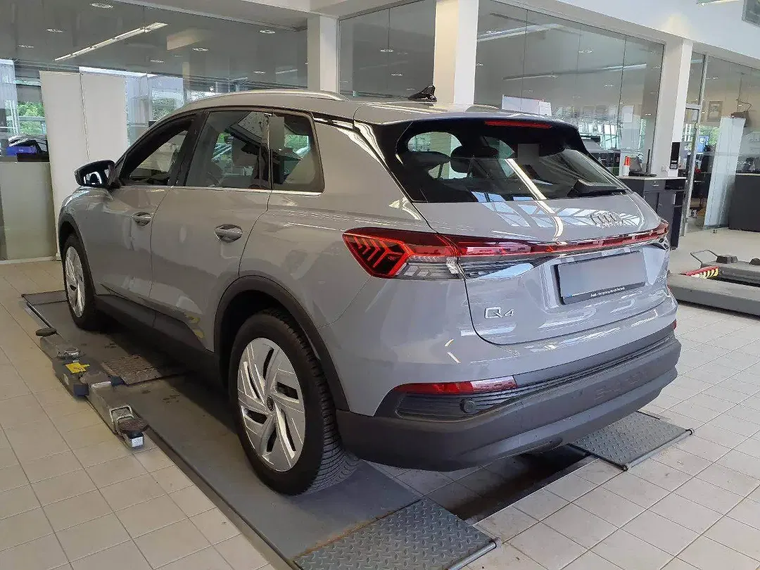 Audi Q4 e-tron - Thumbnail 3