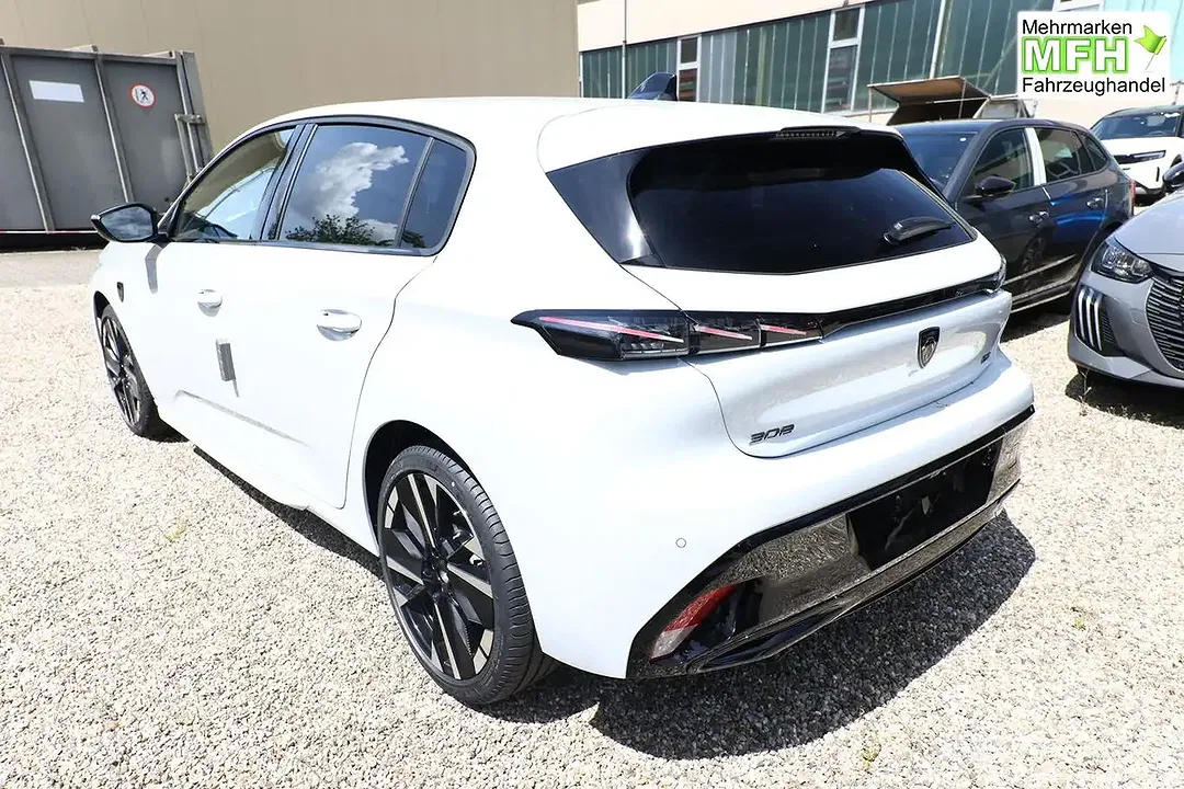 Peugeot 308 - Thumbnail 3