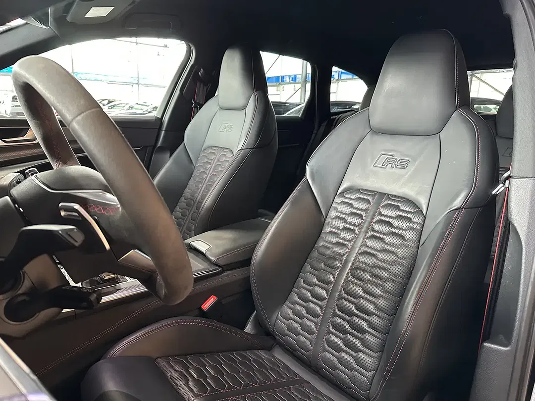 Audi RS6 - Thumbnail 11