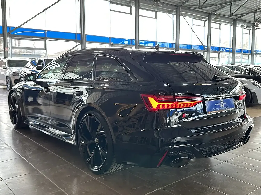 Audi RS6 - Thumbnail 4
