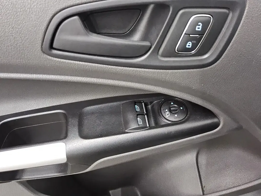 Ford Transit Connect - Thumbnail 8