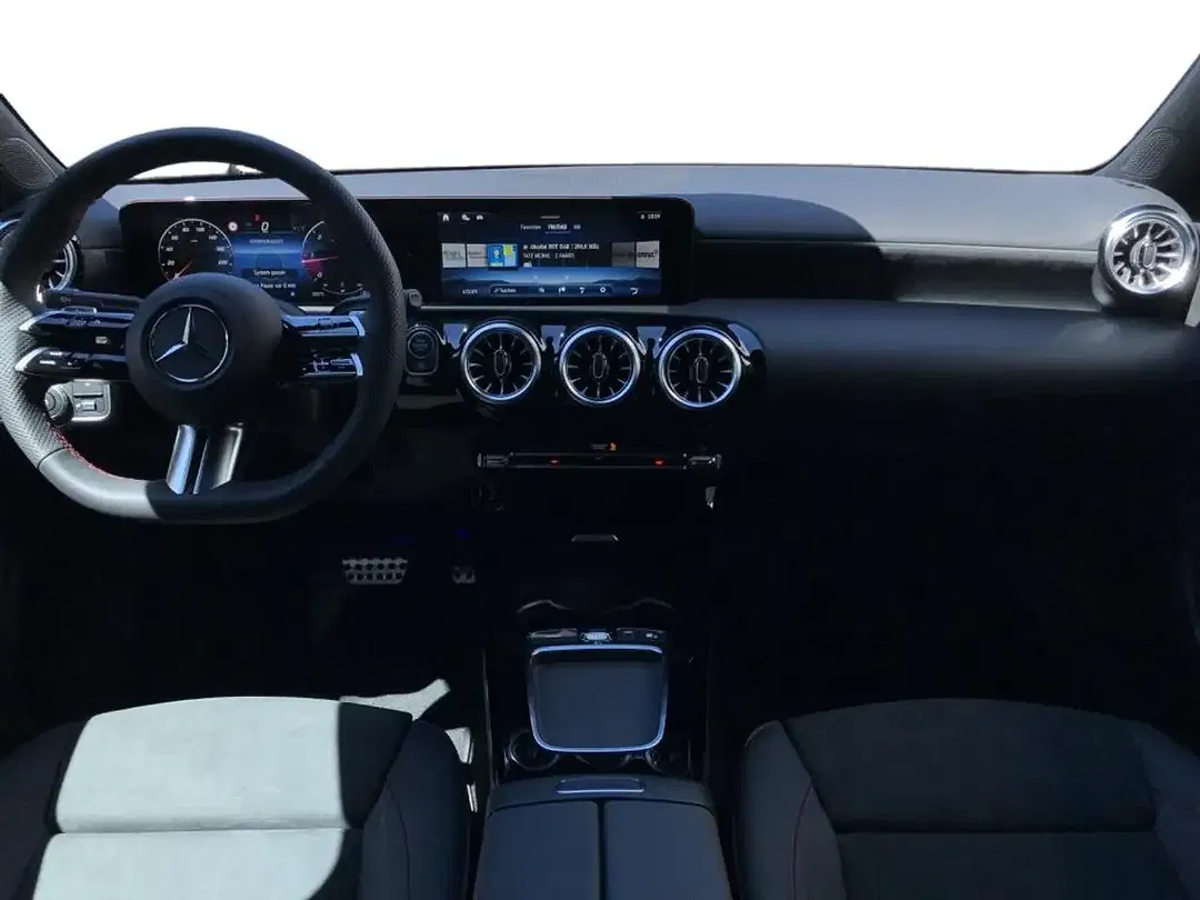 Mercedes-Benz A 220 - Thumbnail 4