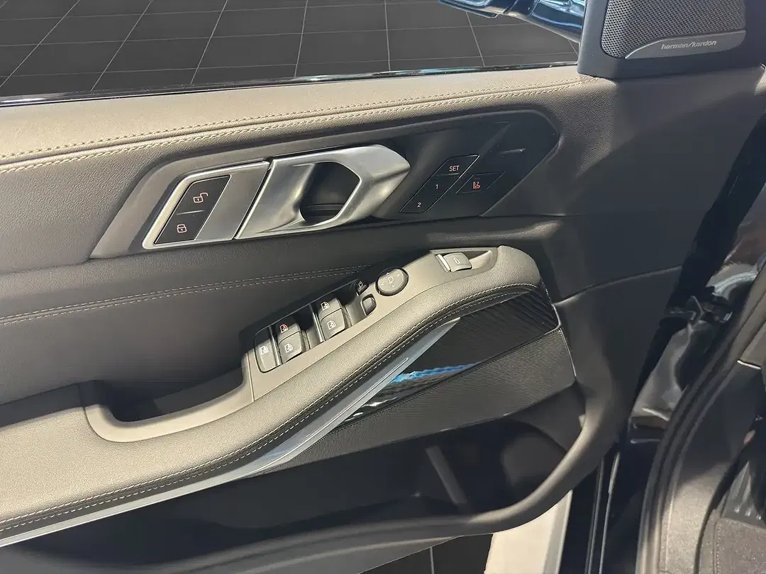 BMW X5 - Thumbnail 10