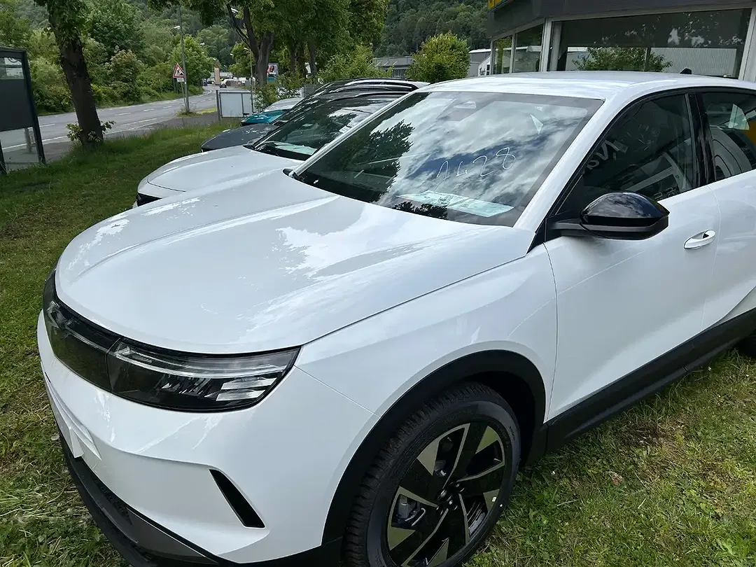 Opel Grandland - Thumbnail 2