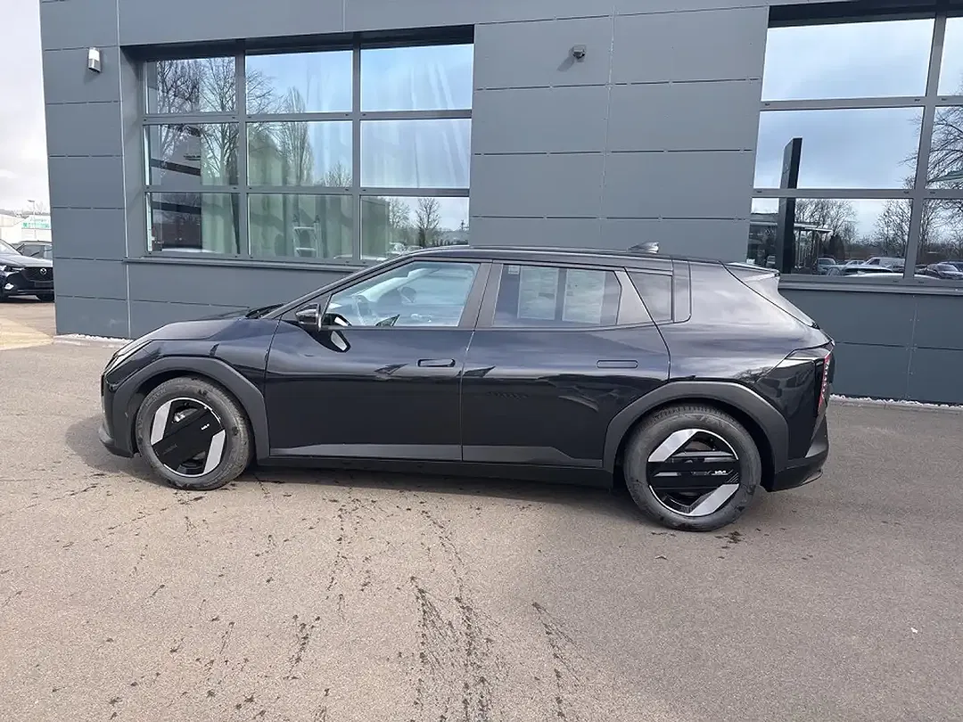 Kia EV4 - Thumbnail 2