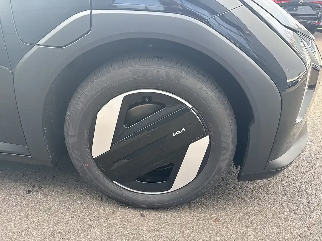 Kia EV4 - Thumbnail 6
