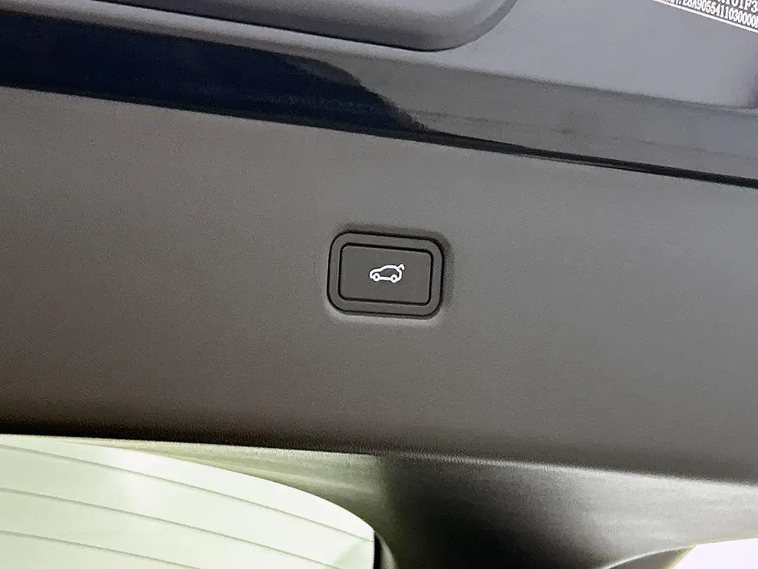 Xpeng G6 - Thumbnail 13