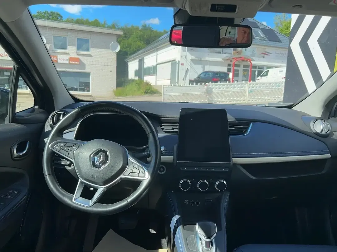 Renault ZOE - Thumbnail 10