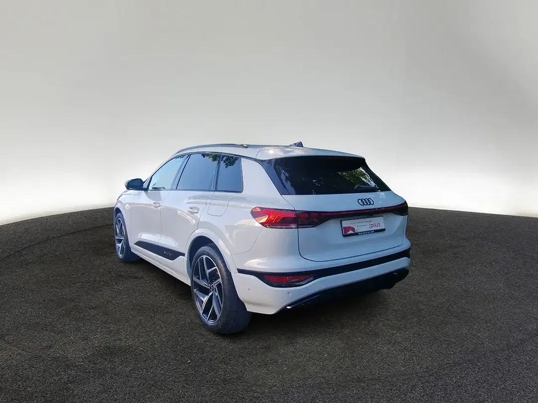 Audi Q6 e-tron - Thumbnail 3