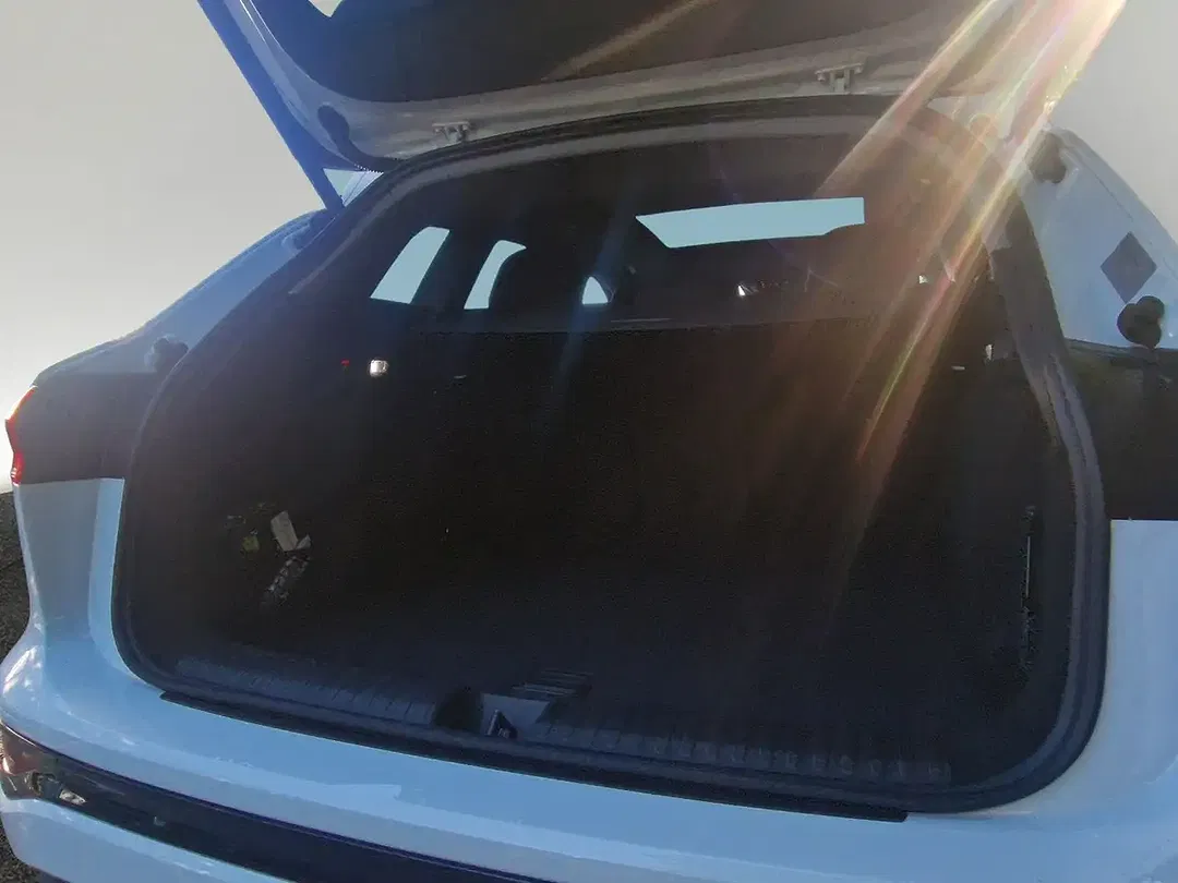 Audi Q6 e-tron - Thumbnail 6
