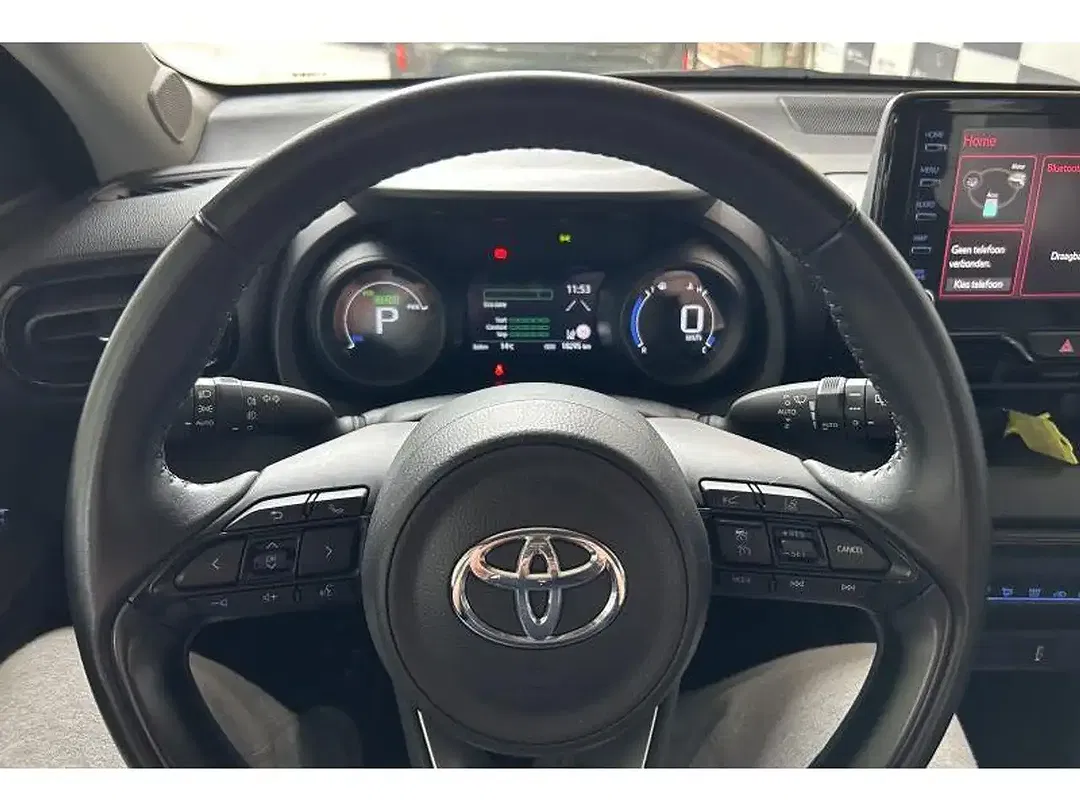Toyota Yaris - Thumbnail 6