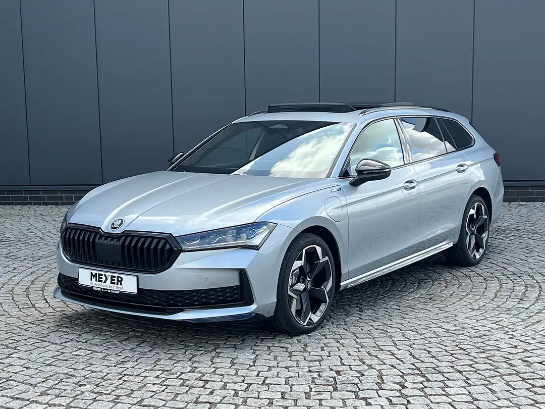 Skoda Superb - Thumbnail 1
