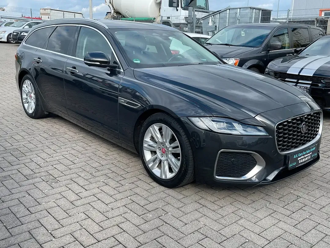Jaguar XF - Thumbnail 3