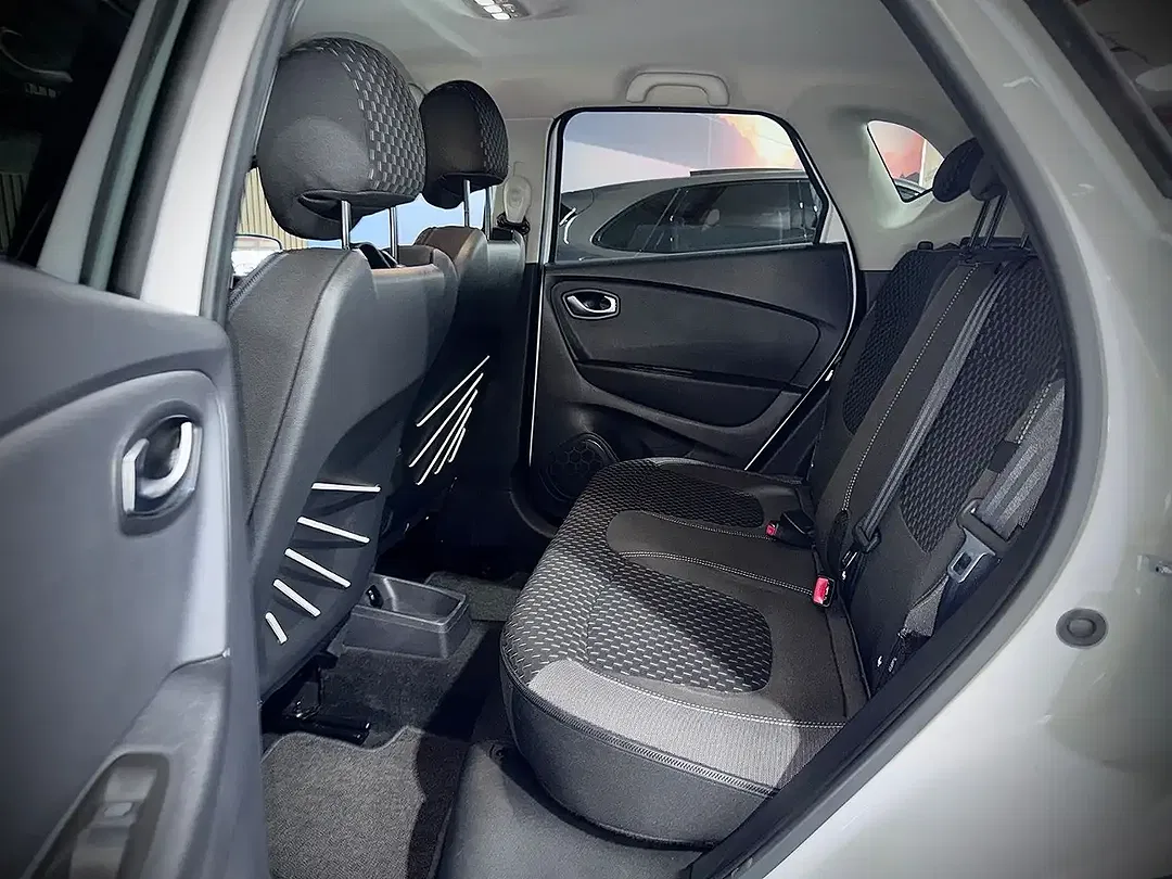 Renault Captur - Thumbnail 13