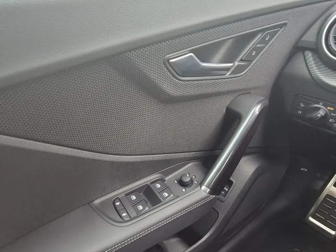 Audi SQ2 - Thumbnail 12