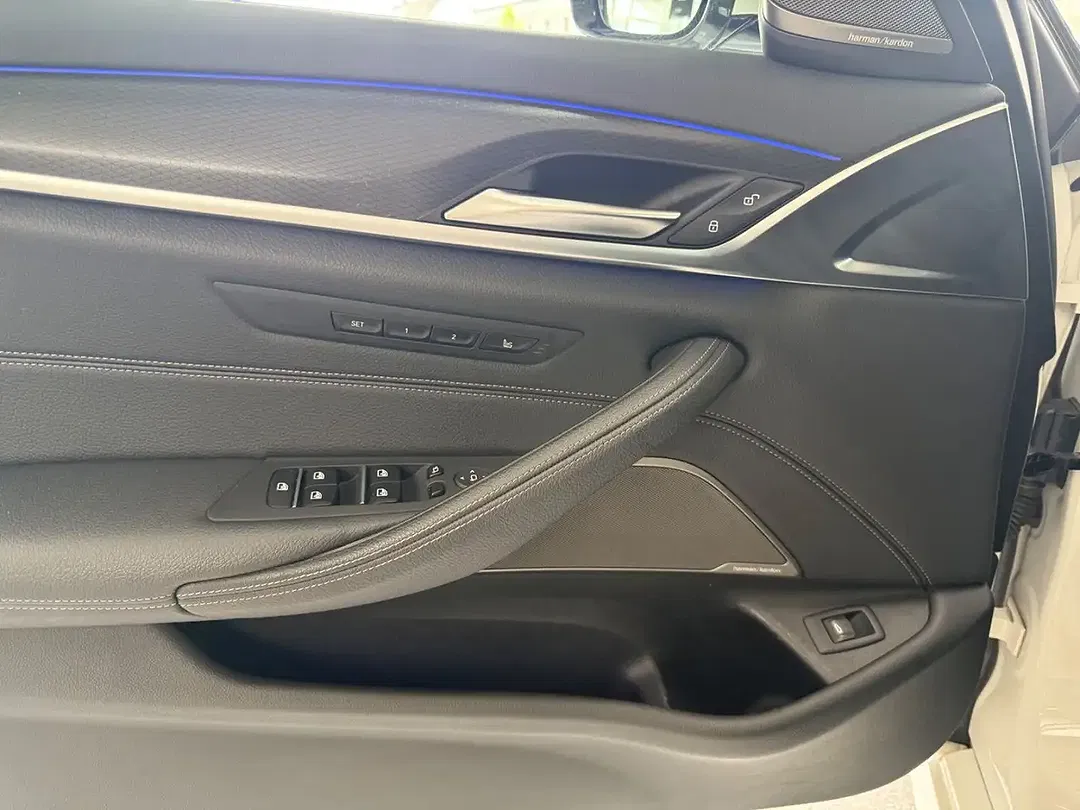 BMW 530 - Thumbnail 9
