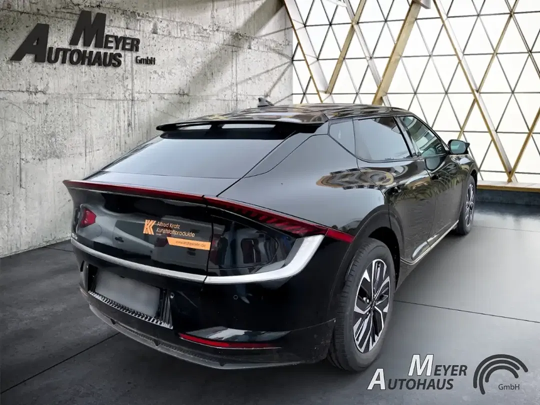 Kia EV6 - Thumbnail 9