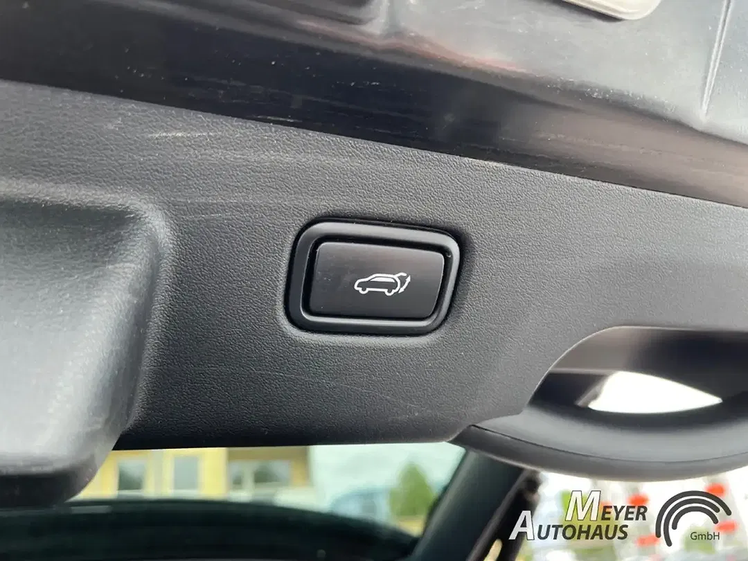 Kia EV6 - Thumbnail 10