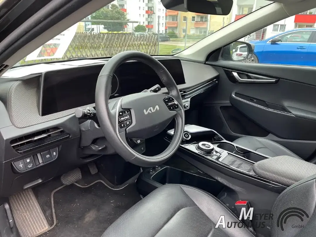 Kia EV6 - Thumbnail 16