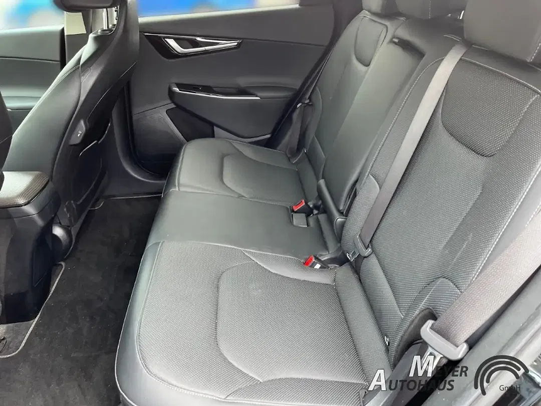 Kia EV6 - Thumbnail 3