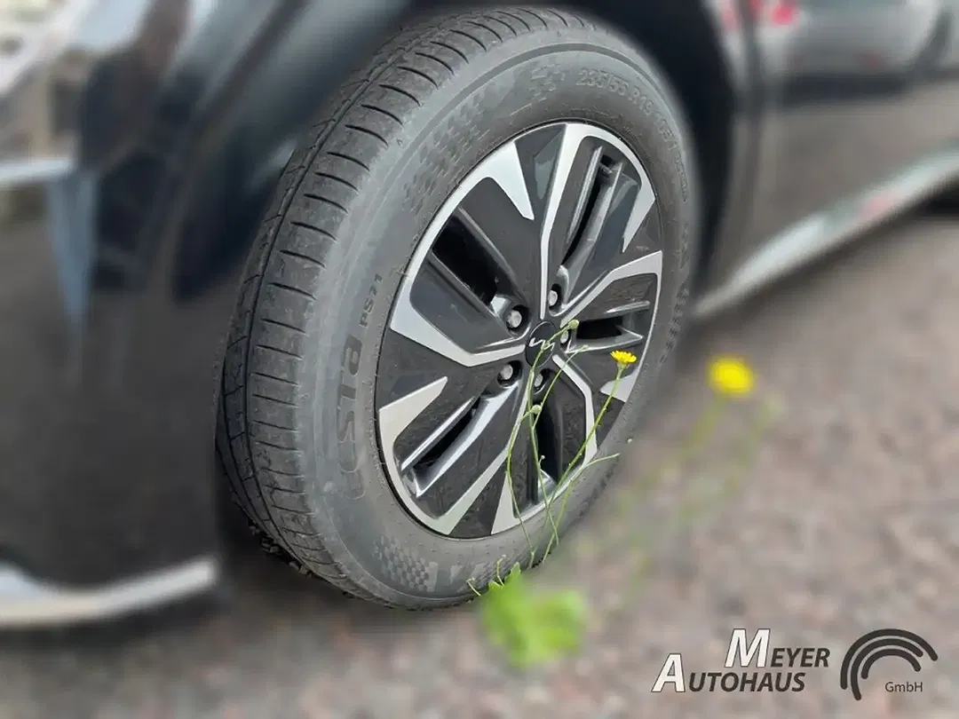 Kia EV6 - Thumbnail 5