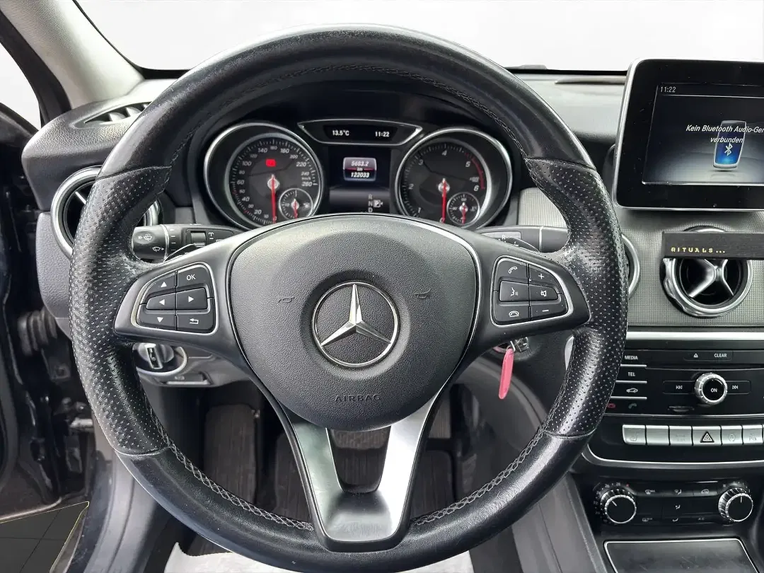 Mercedes-Benz GLA 200 - Thumbnail 10