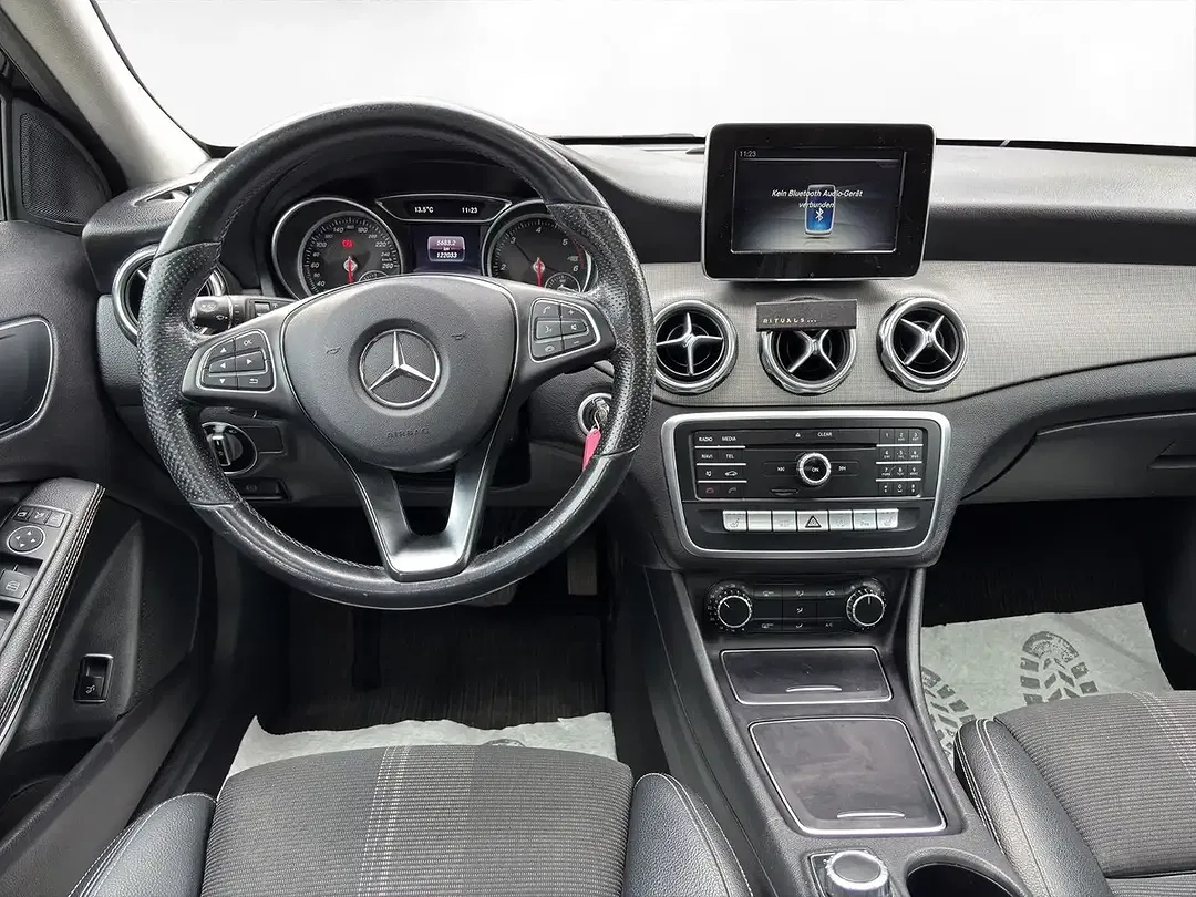 Mercedes-Benz GLA 200 - Thumbnail 12