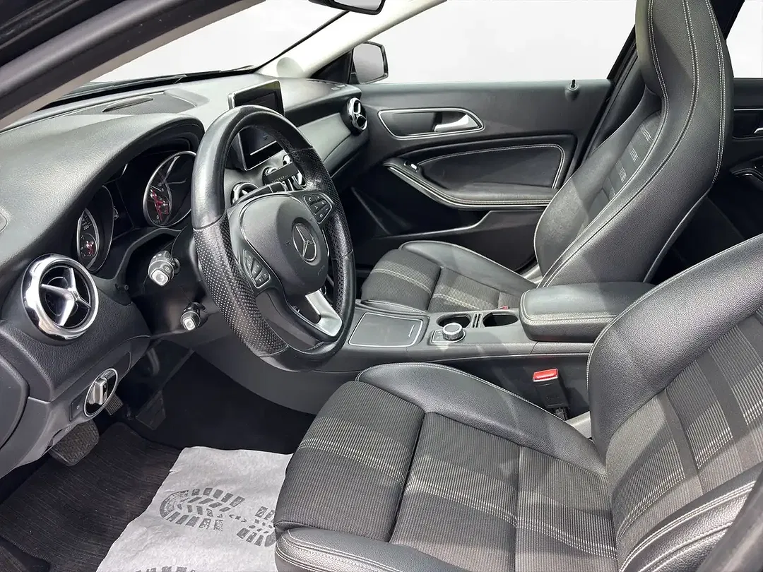 Mercedes-Benz GLA 200 - Thumbnail 9