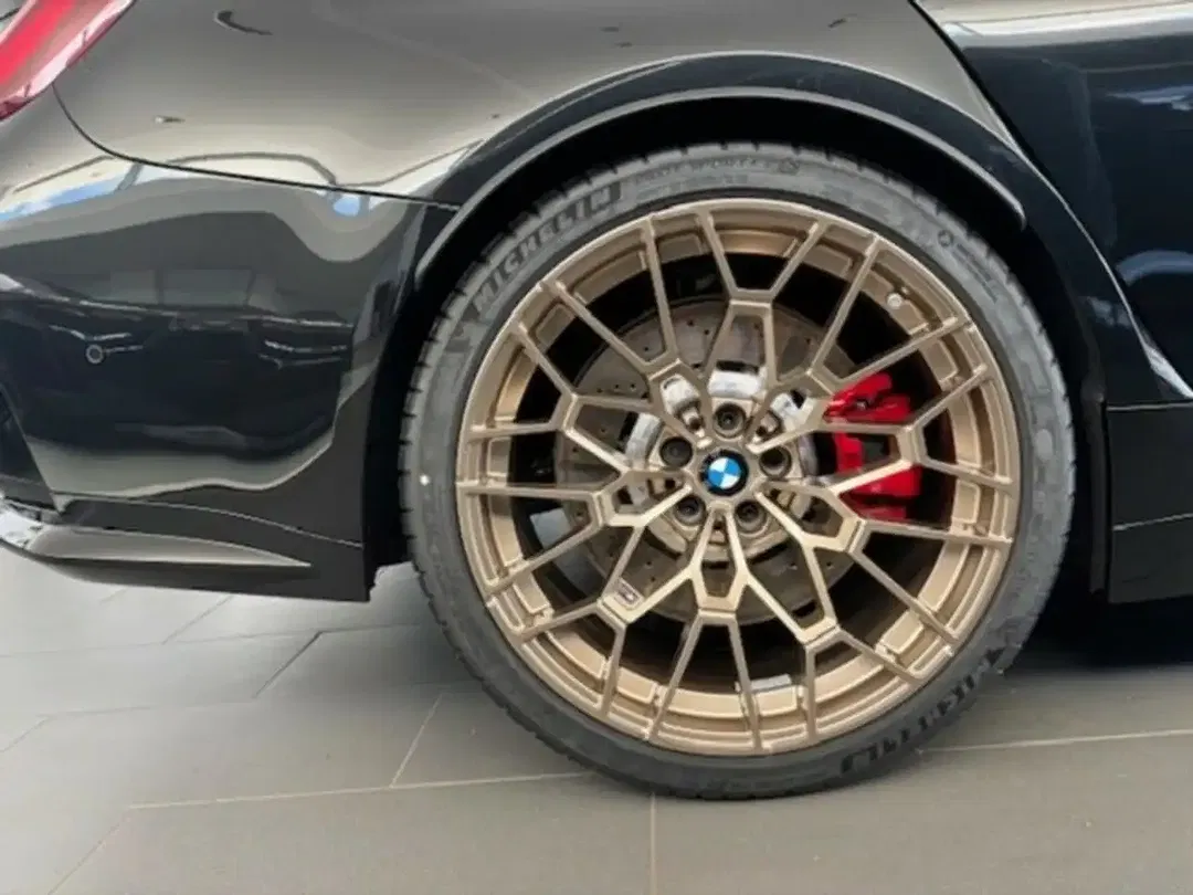 BMW M3 - Thumbnail 3