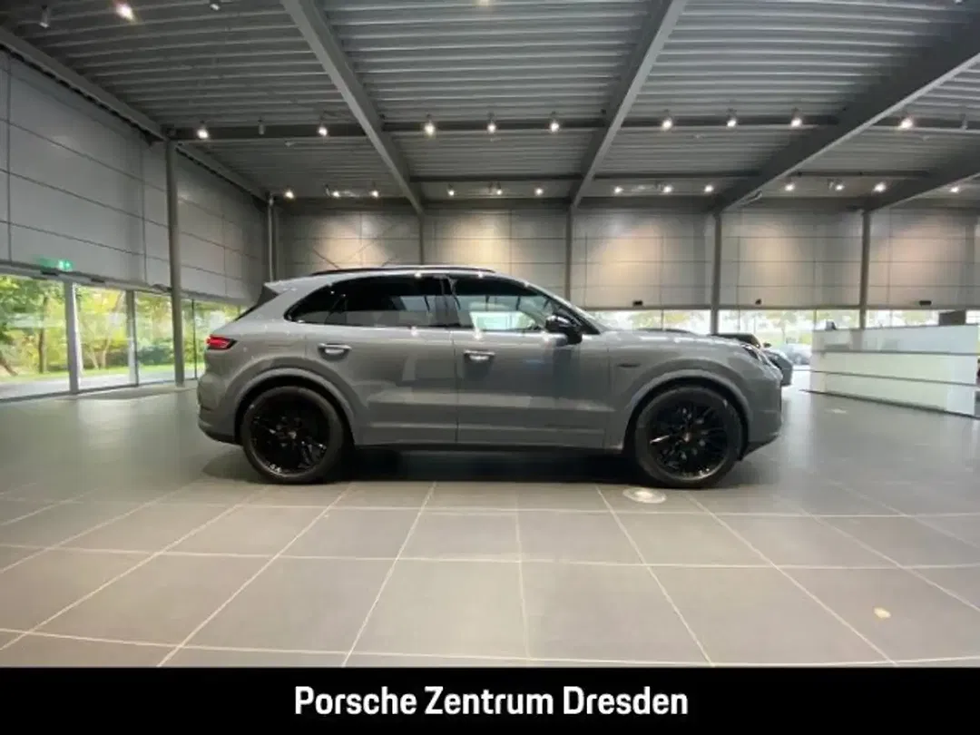 Porsche Cayenne - Thumbnail 10