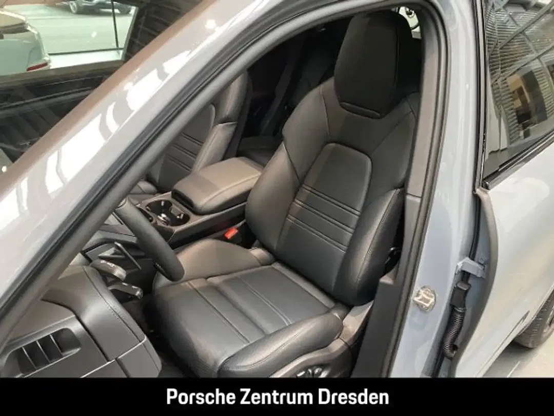 Porsche Cayenne - Thumbnail 5