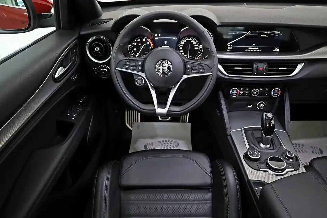 Alfa Romeo Stelvio - Thumbnail 12