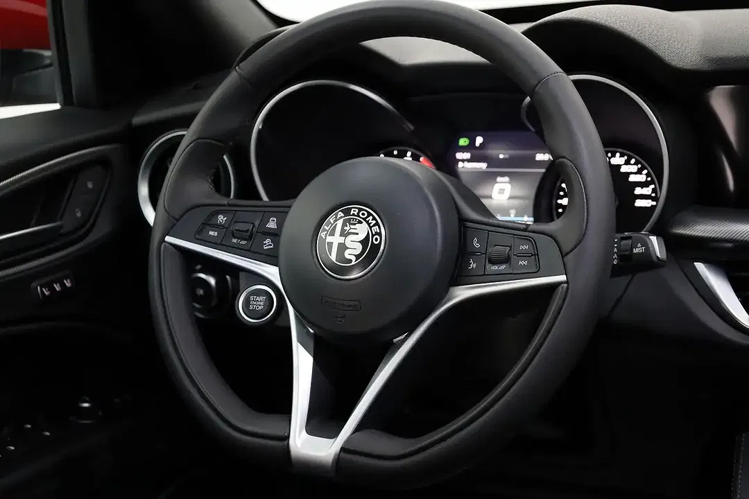 Alfa Romeo Stelvio - Thumbnail 13