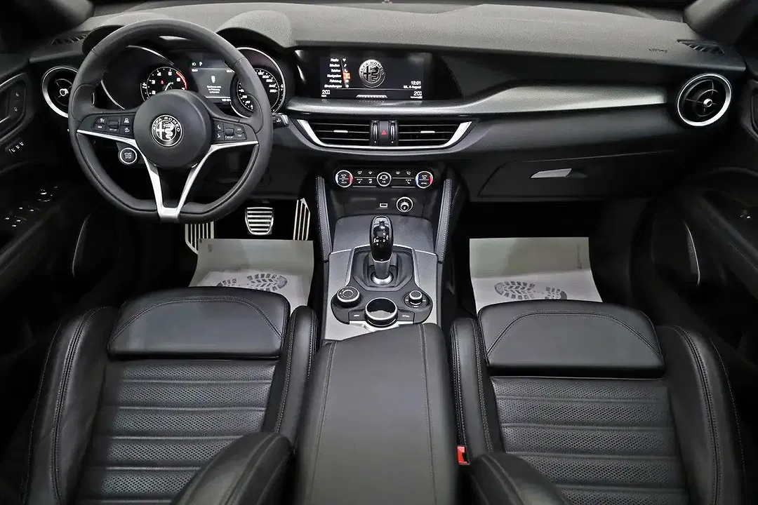 Alfa Romeo Stelvio - Thumbnail 3