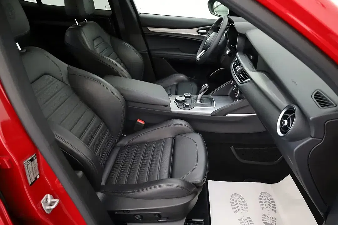 Alfa Romeo Stelvio - Thumbnail 5