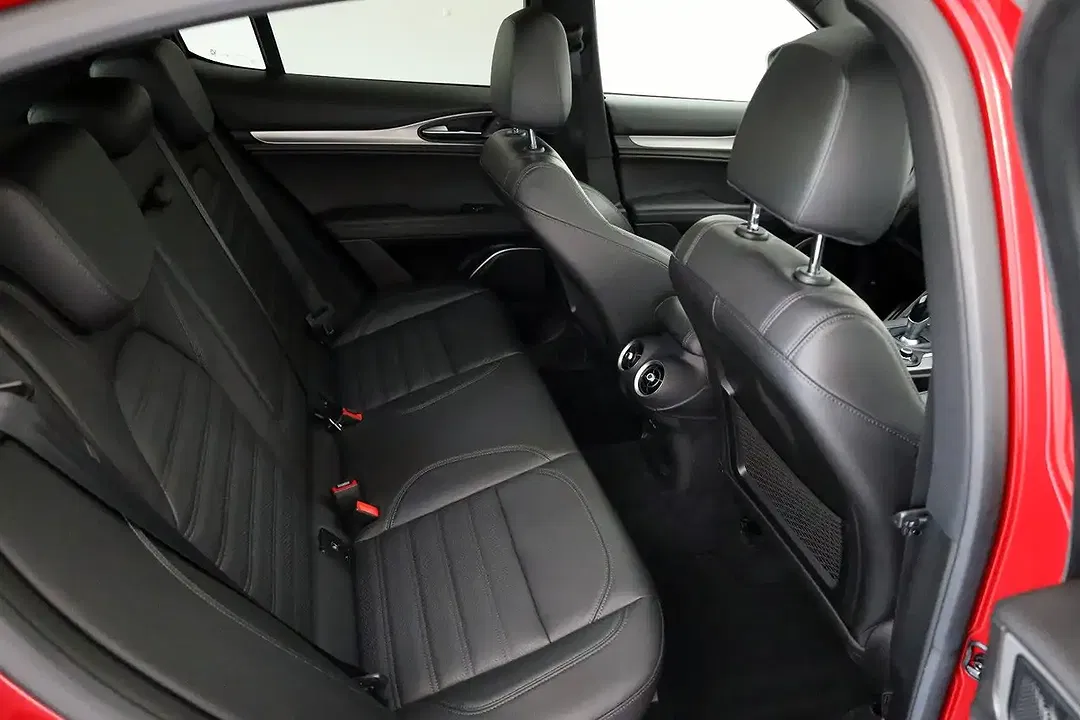 Alfa Romeo Stelvio - Thumbnail 7