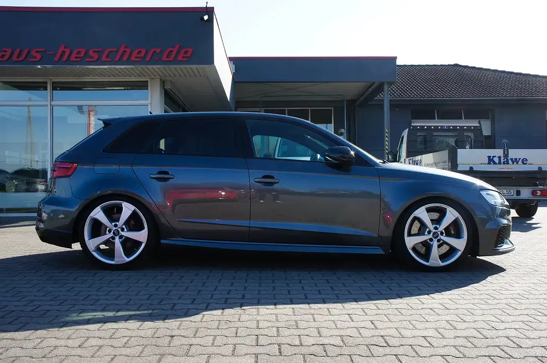 Audi RS3 - Thumbnail 9