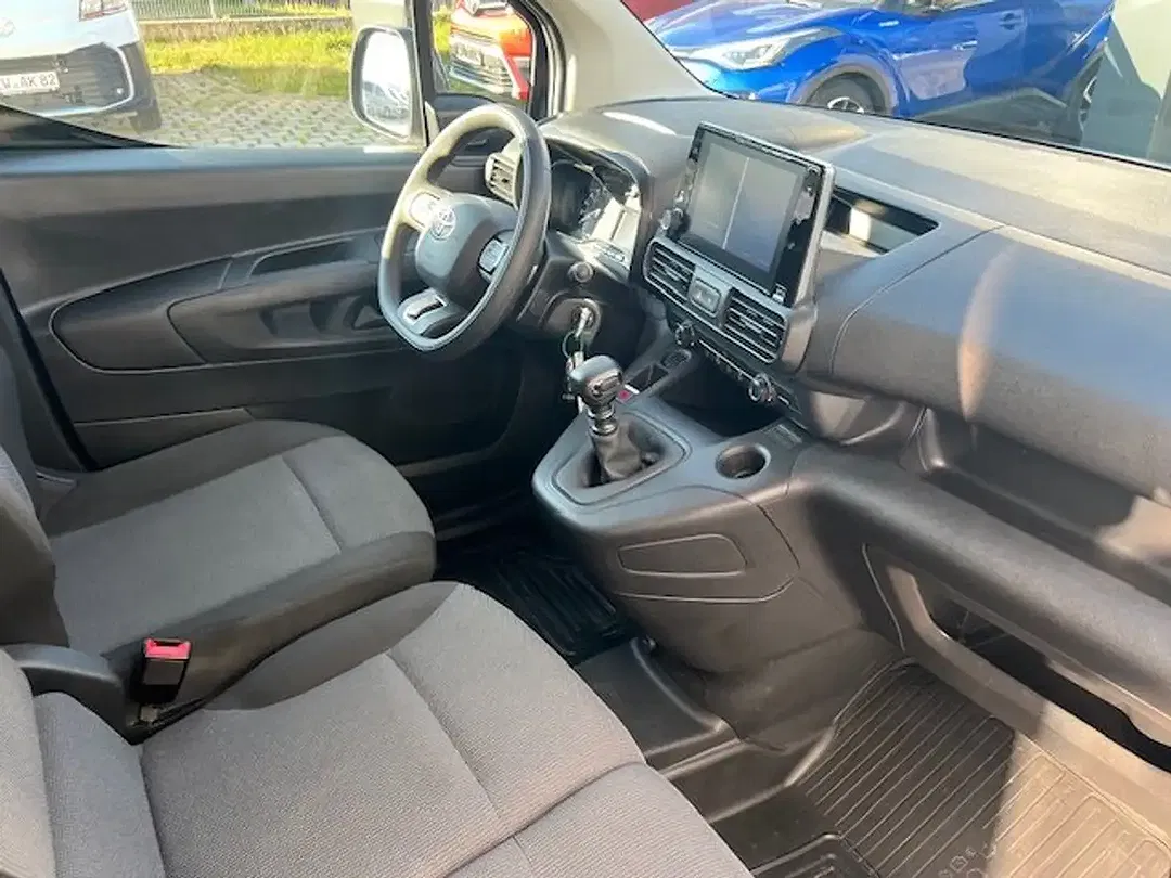 Toyota Proace City - Thumbnail 6