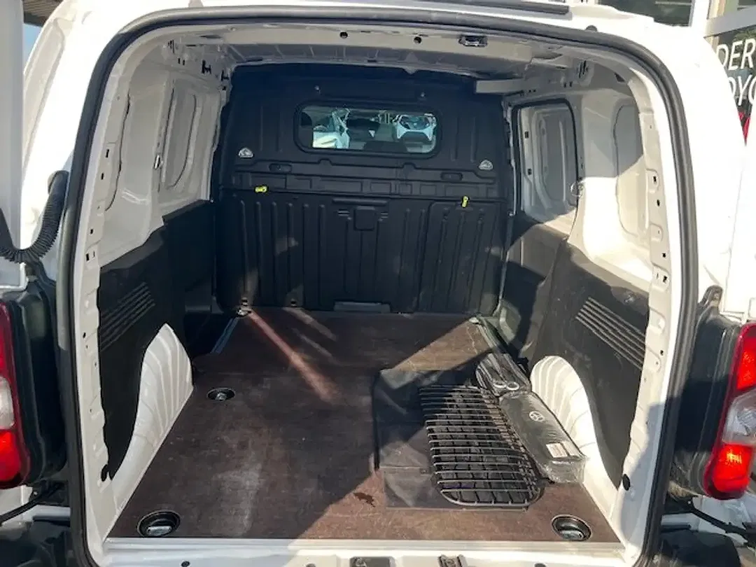 Toyota Proace City - Thumbnail 8