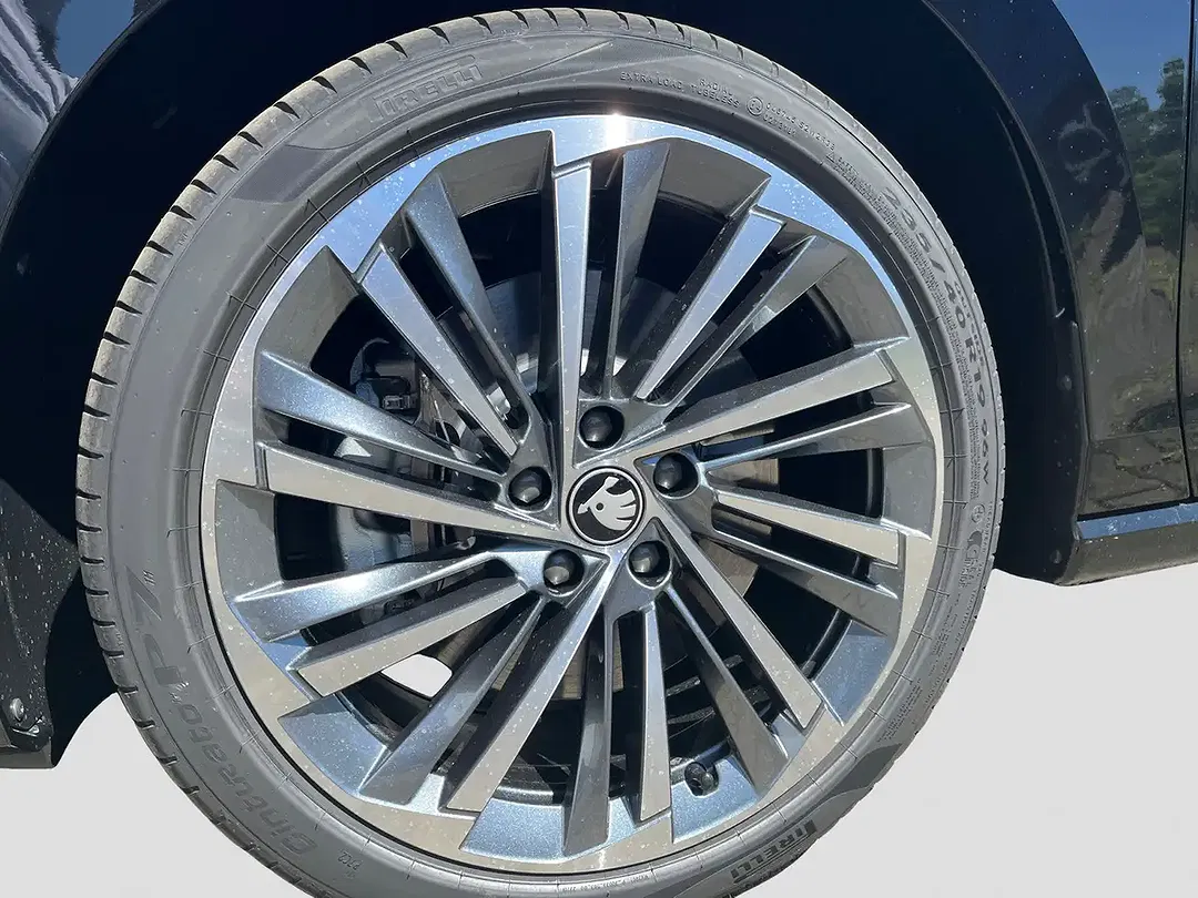 Skoda Superb - Thumbnail 4