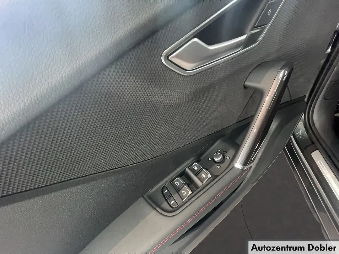 Audi Q2 - Thumbnail 11