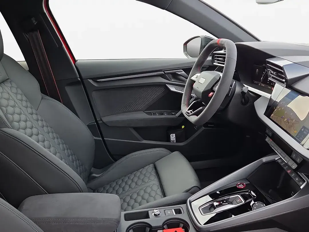 Audi RS3 - Thumbnail 3